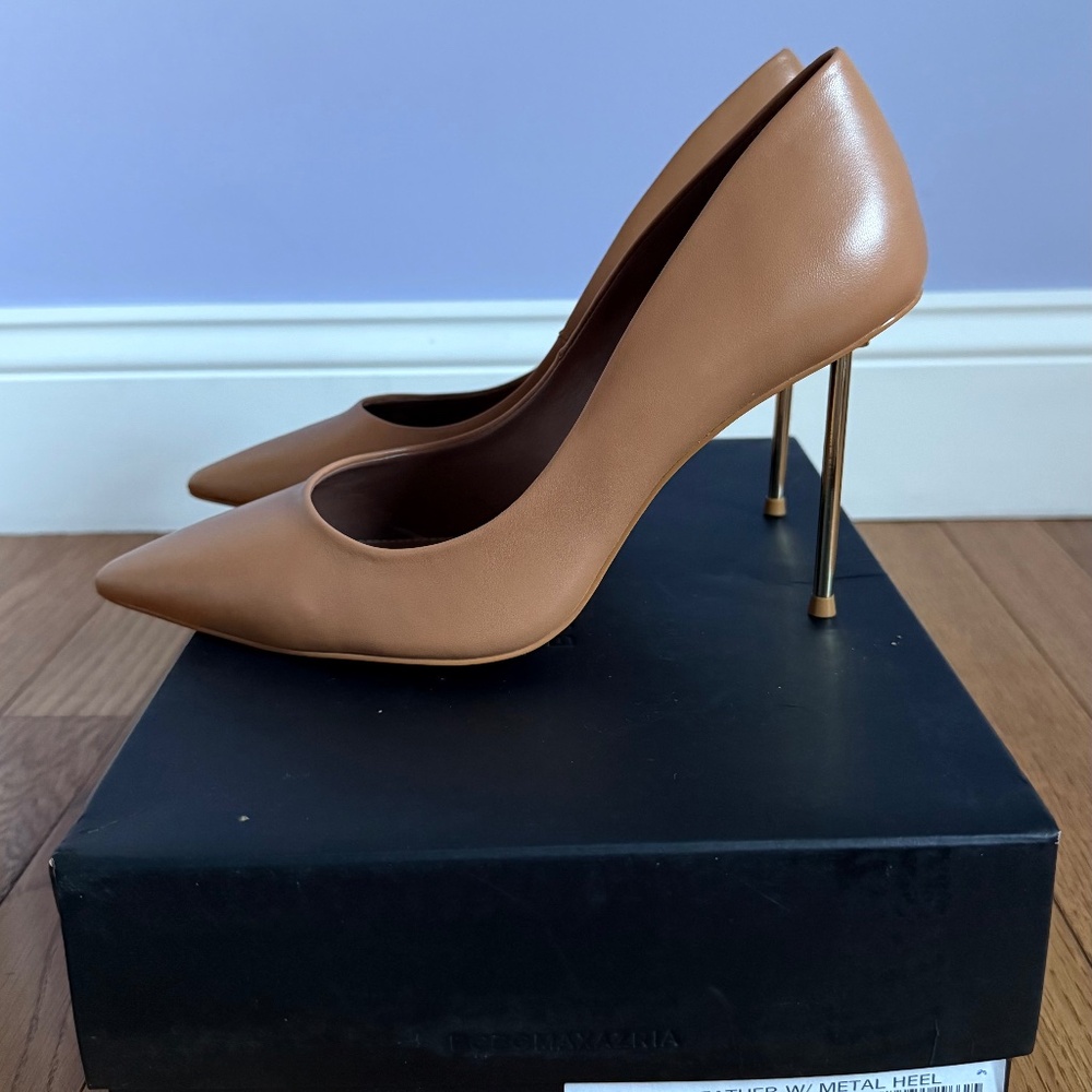 BCBG MAXAZRIA MARAIN CHESTNUT LEATHER PUMP GOLD METAL HEEL SZ 8M/39 NIB $258